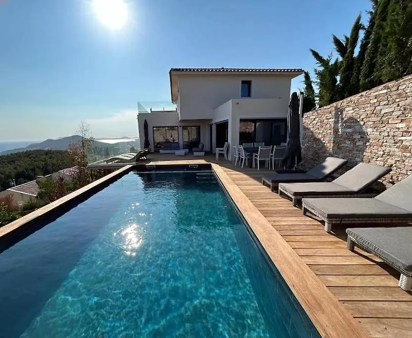 Villa Étoiles d'Or: Seaside Luxury in Carqueiranne