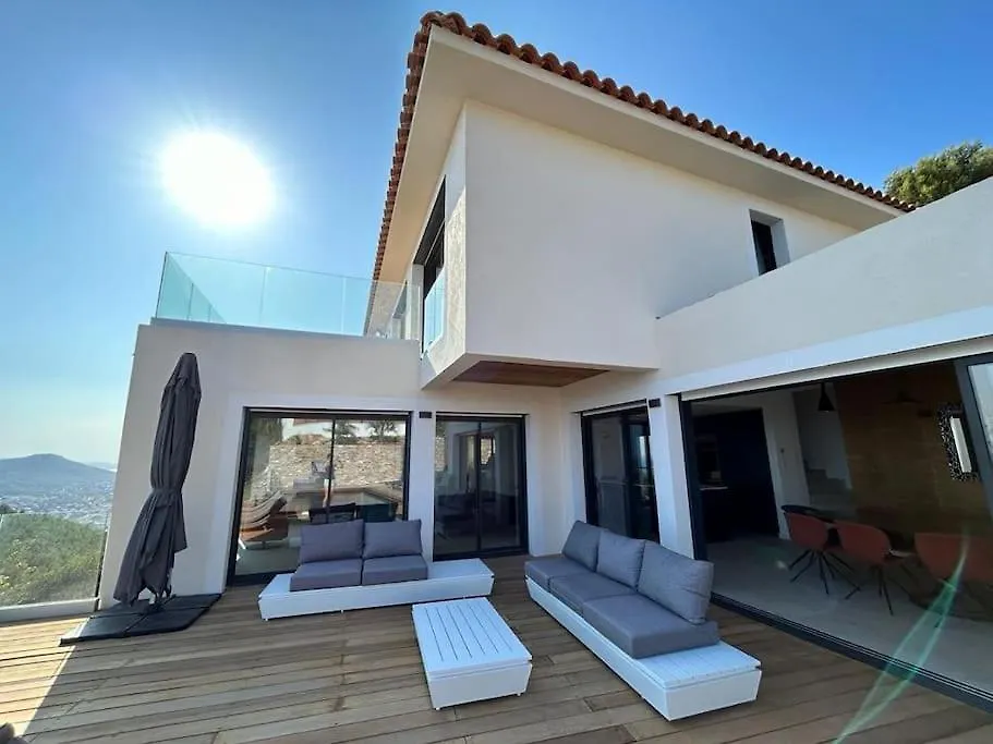 Villa Étoiles d'Or: Seaside Luxury in Carqueiranne