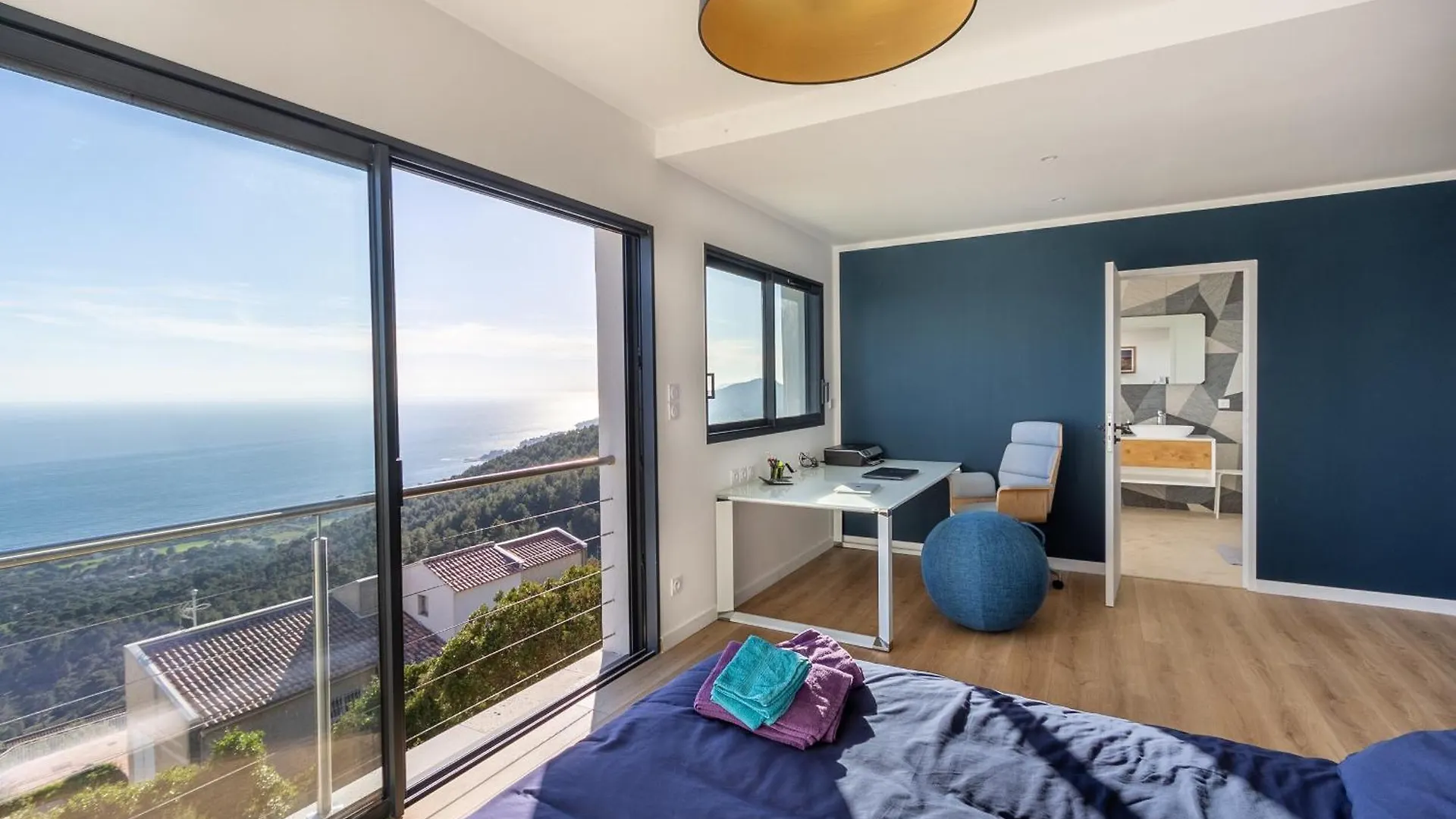 Villa Étoiles d'Or: Seaside Luxury in Carqueiranne