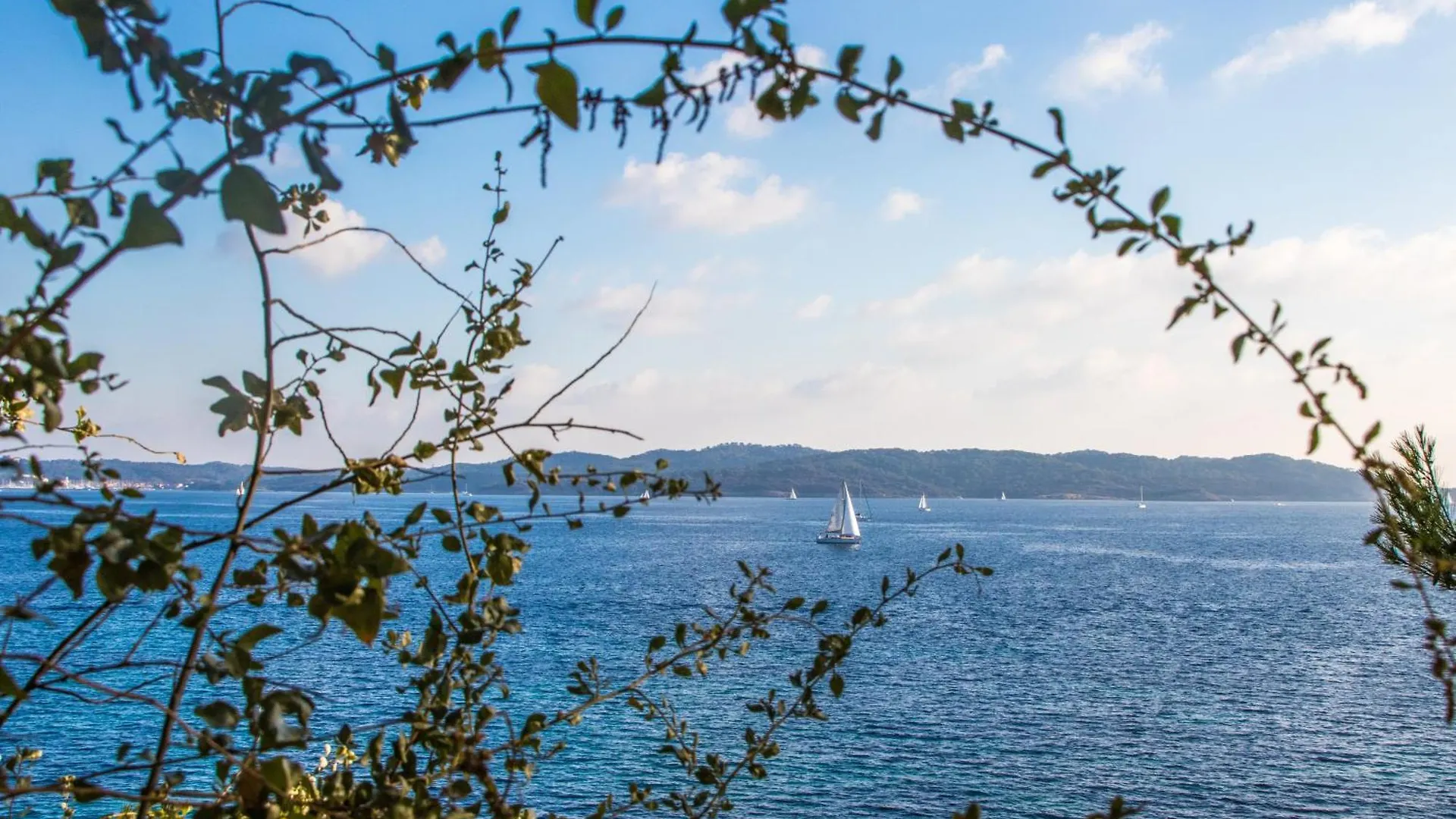 Villa Étoiles d'Or: Seaside Luxury in Carqueiranne France