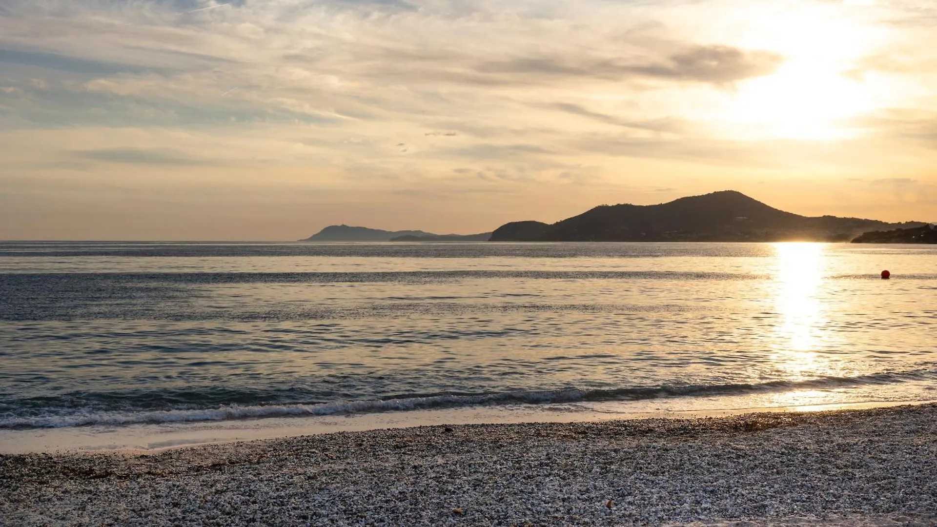 Villa Étoiles d'Or: Seaside Luxury in Carqueiranne