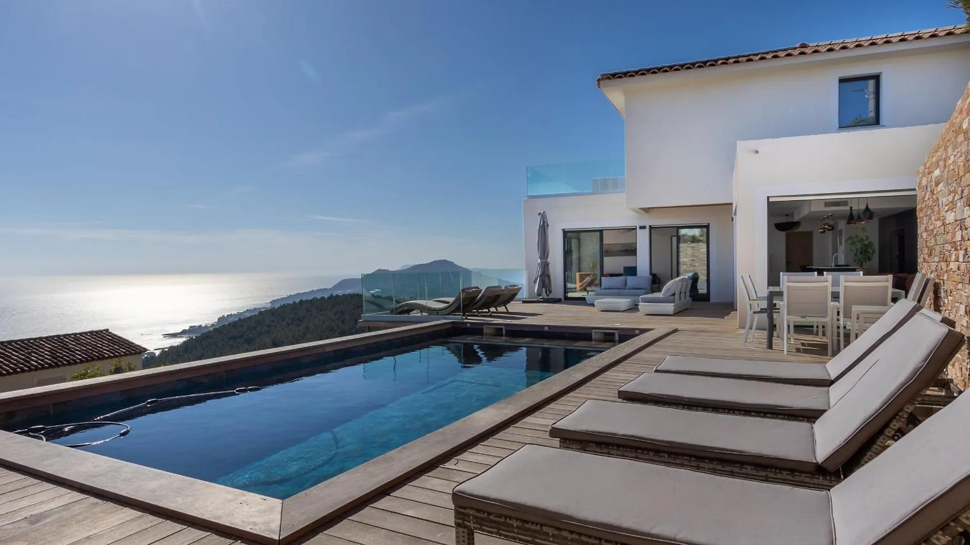 Villa Étoiles d'Or: Seaside Luxury in Carqueiranne